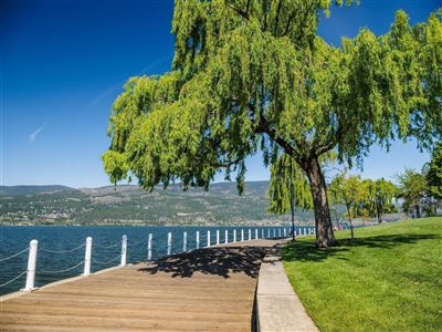 Promenade am Okanagan Lake